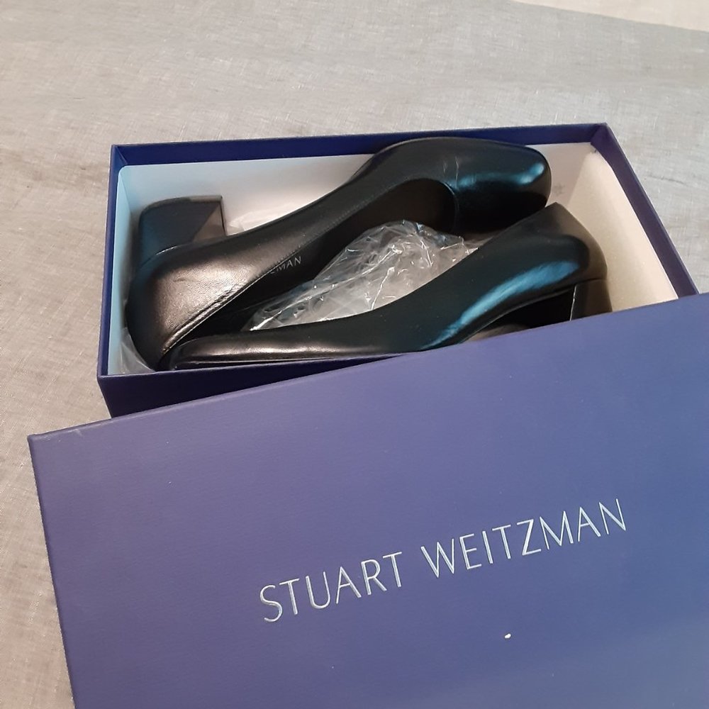 Stuart Weitzman Marymid Pumps